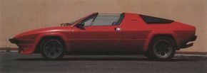 The Silhouette debuted as a redesigned Urraco, with notable differences. The idea was to make a more buyer-friendly car to combat Lamborghini's flagging sales.
