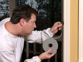 挡风雨条”width=