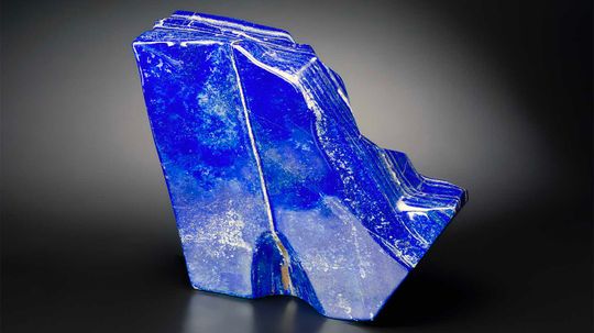 拉皮斯·拉祖里（Lapis Lazuli）的皇家蓝色曾经被认为是神的“border=