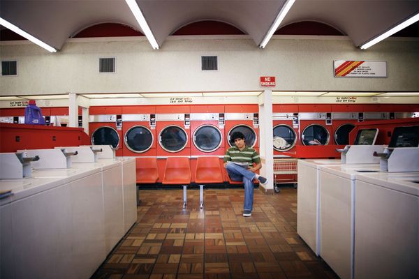 OK, laundry day may not be thrilling, but you can make it better for yourself and your fellow launderers by being polite.