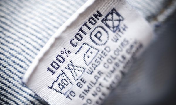 laundry symbols on clothing tag