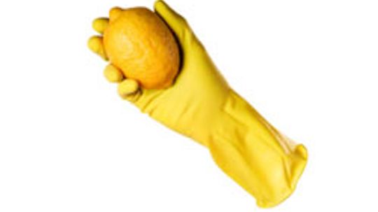 5 Ways to Clean Bathrooms with Lemon Juice