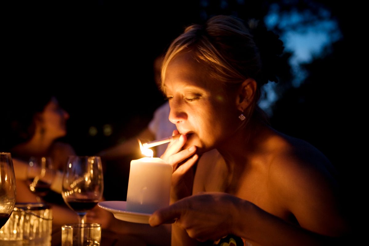 Does lighting a cigarette with a candle cause a sailor to die