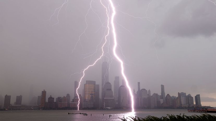 Can you calculate how far away lightning struck by thunder