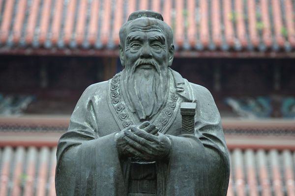 confucius statue