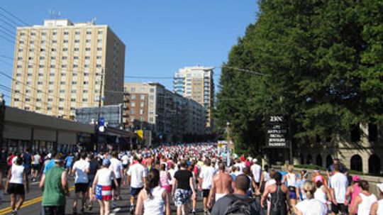 How the Peachtree Road Race Works