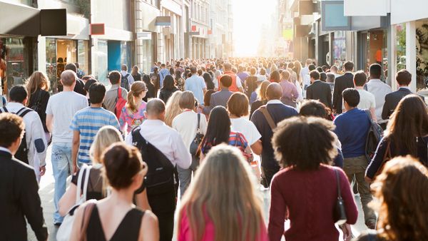 pedestrian traffic, crowd, sidewalk