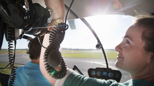 How Becoming an Airline Pilot Works