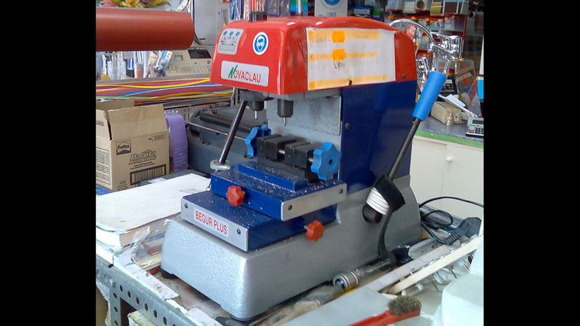 key cutting machine