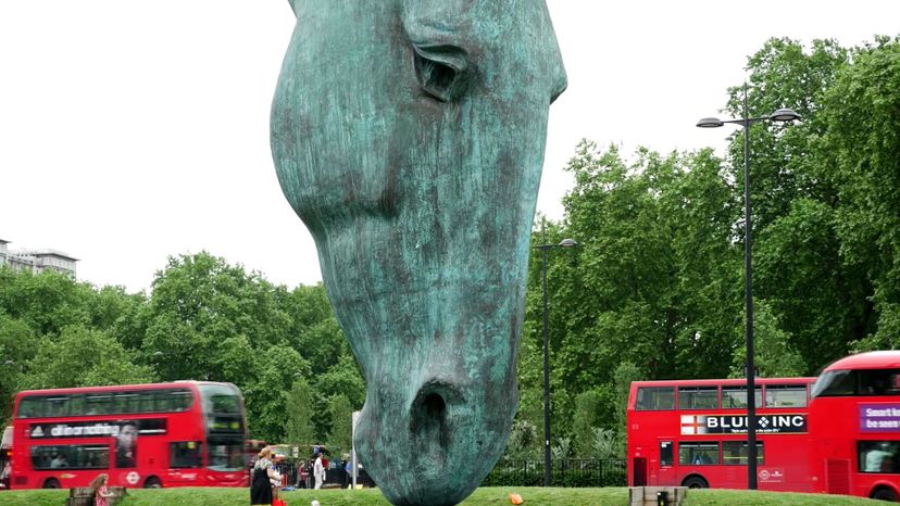 Still-Water-Horse-Head-Statue