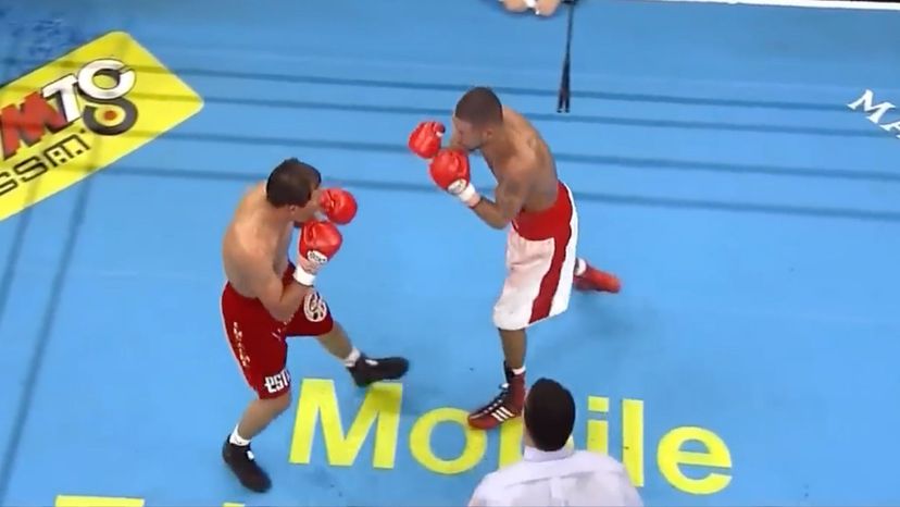 Diego-Corrales-vs.-Jose-Luis-Castillo-a€”5月7日,-2005年＂border=