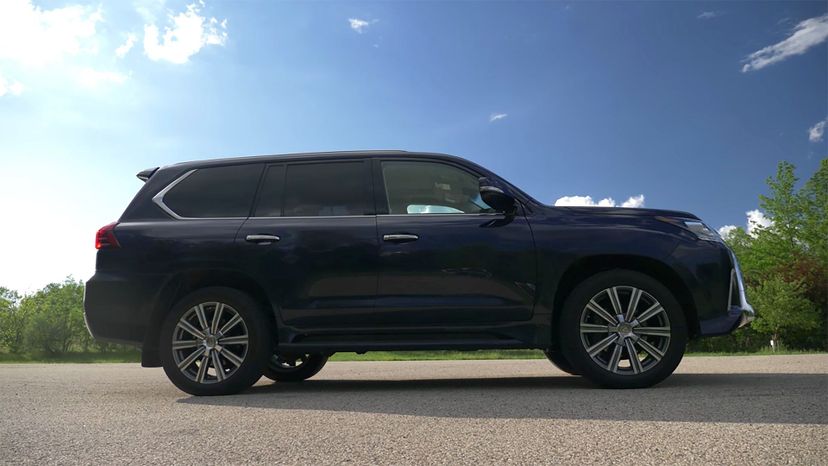 Lexus LX