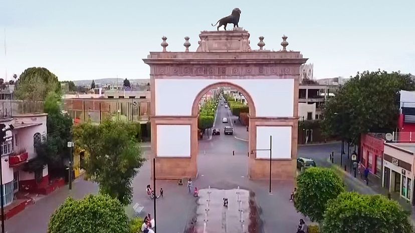 4 LeÃ³n