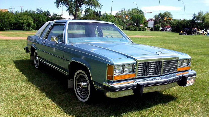 26 Ford Crown Victoria 2door