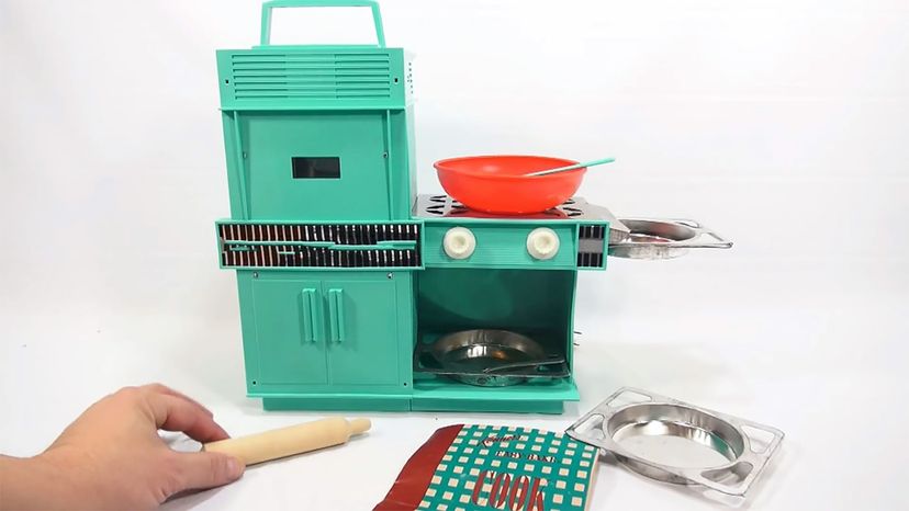 Easy-Bake Oven 