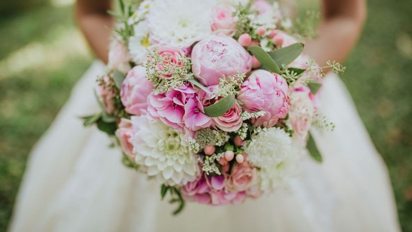 What Kind of Flowers Should be in Your Wedding Bouquet?