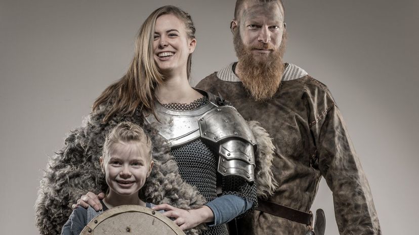 21 - Family Viking
