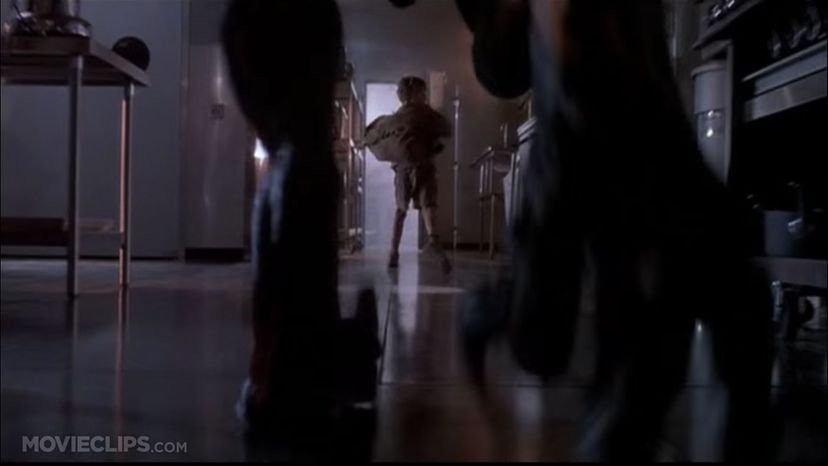 JURASSIC PARK - VELOCIRAPTORS IN THE KITCHEN 