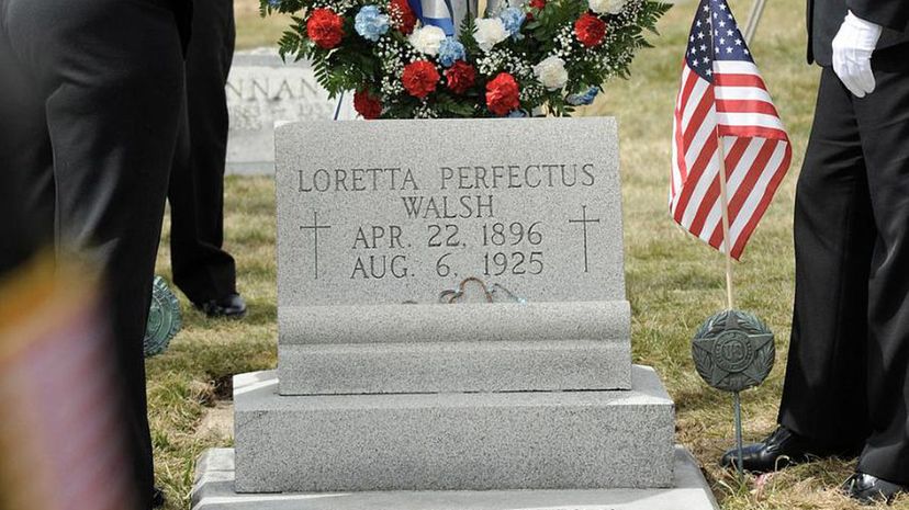 Lorette Perfectus Walsh grave
