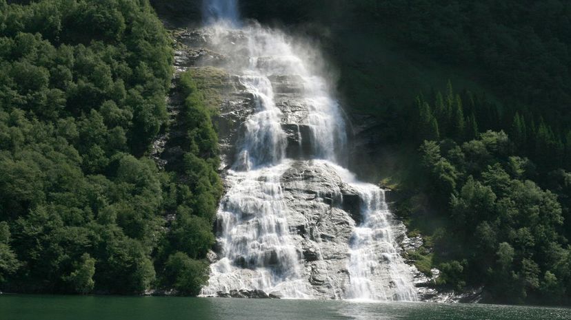 04_Geirangerfjord waterfall