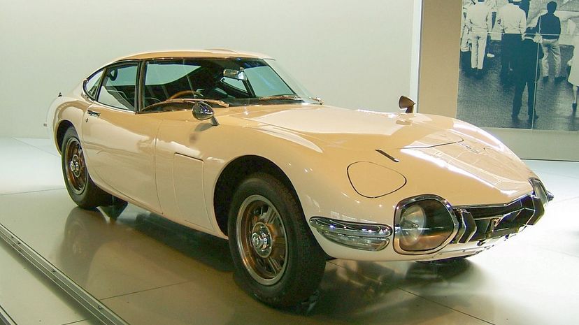 4-Toyota 2000GT