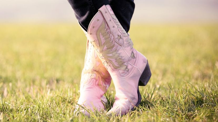 Q 13 Cowgirl boots