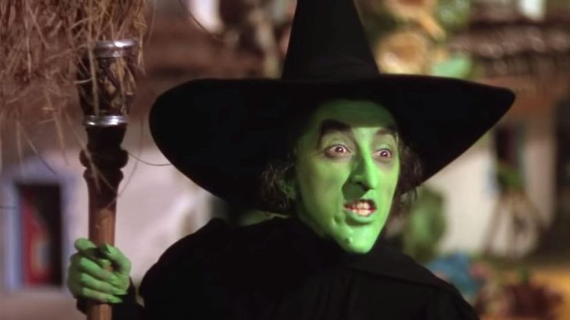 28 - witch threatens tin man