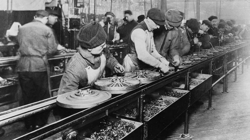 10 - assembly line Ford