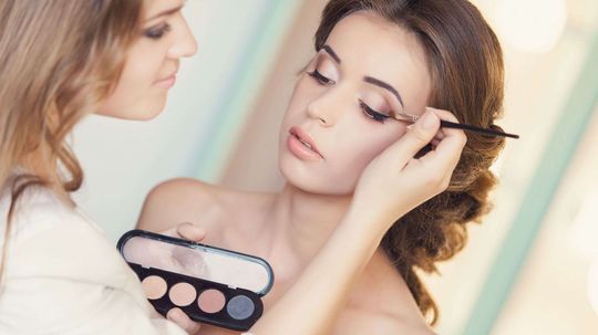 What style of bridal make-up should you wear on you wedding day? Quiz
