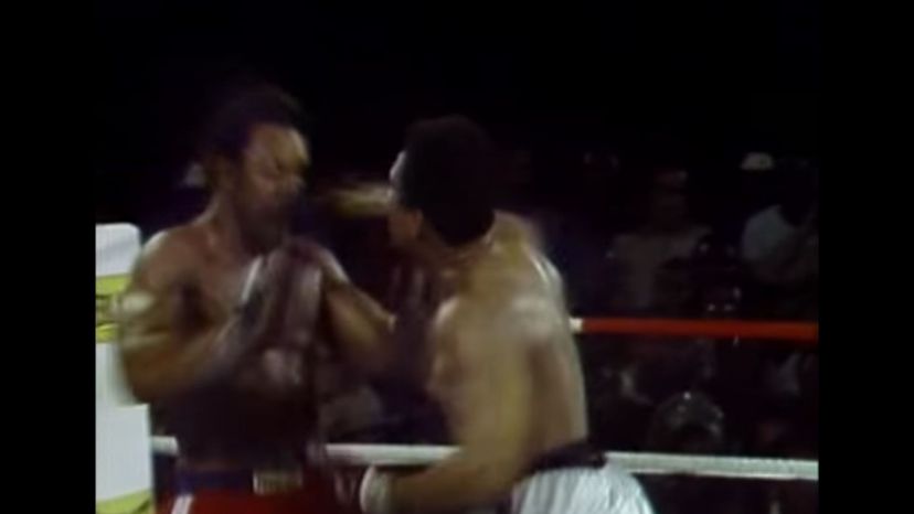 Muhammad-Ali-vs.-George-Foreman-a€”10月30日,-1974年＂border=