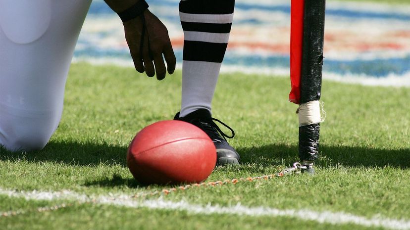 Can You Get 29/35 on This American Football Knowledge Quiz? | HowStuffWorks
