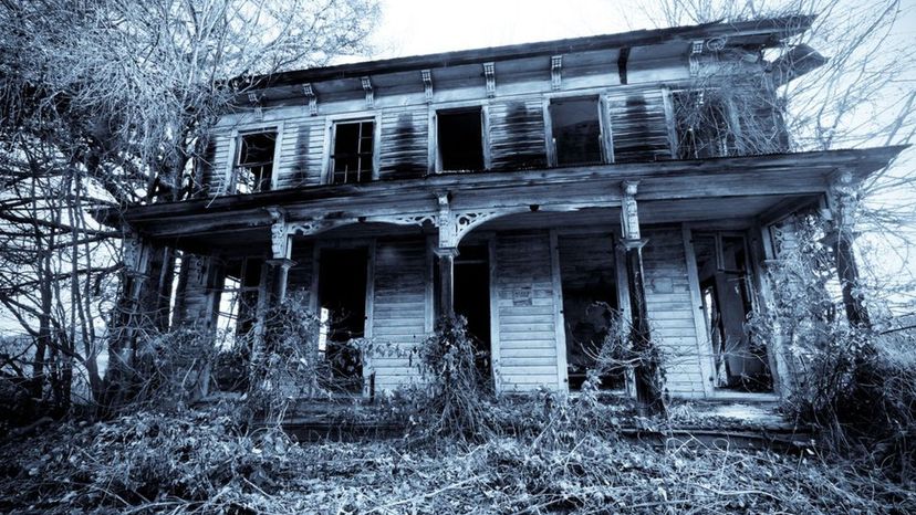Can you identify these infamous haunted houses?