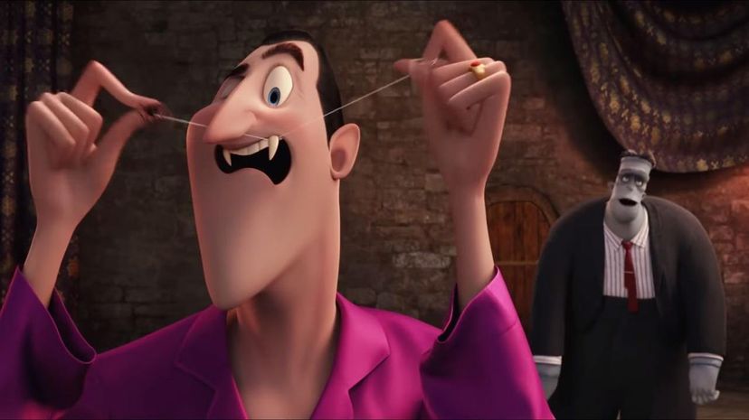 9 - Dracula Hotel Transylvania 2