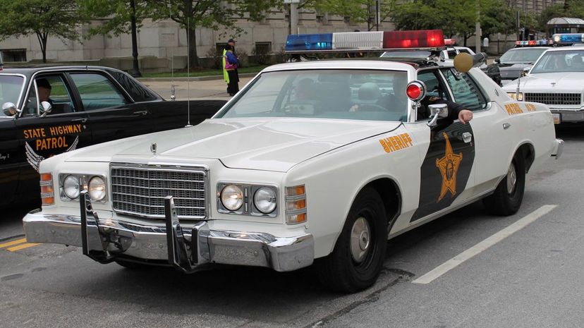 22 - Ford LTD police