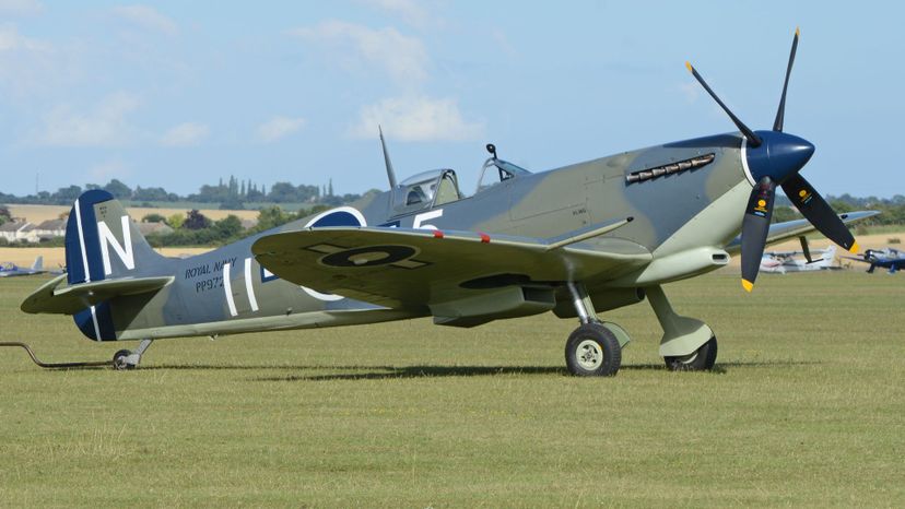 20 Supermarine_Seafire_LF