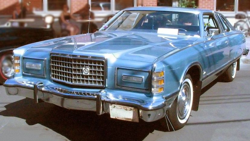 1975_Ford_LTD_Landau