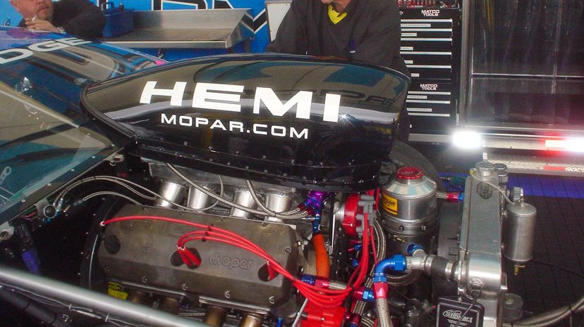 8-Hemi Motor