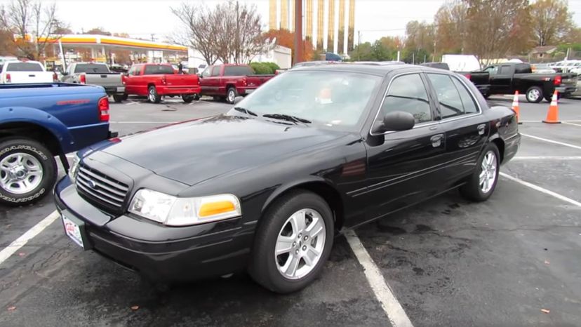 9 Ford Crown Victoria