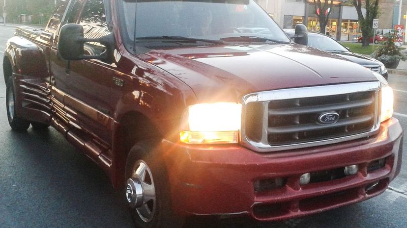 24-Ford_F-350_Super_Duty_Extended_Cab