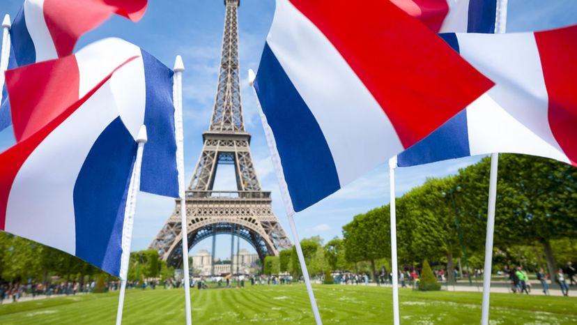 35 Things Only True Parisians Know