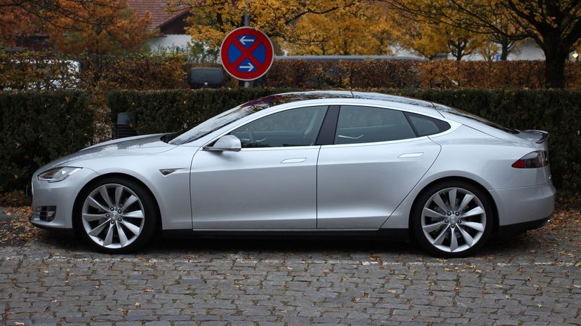 4 - Tesla Model S  2012