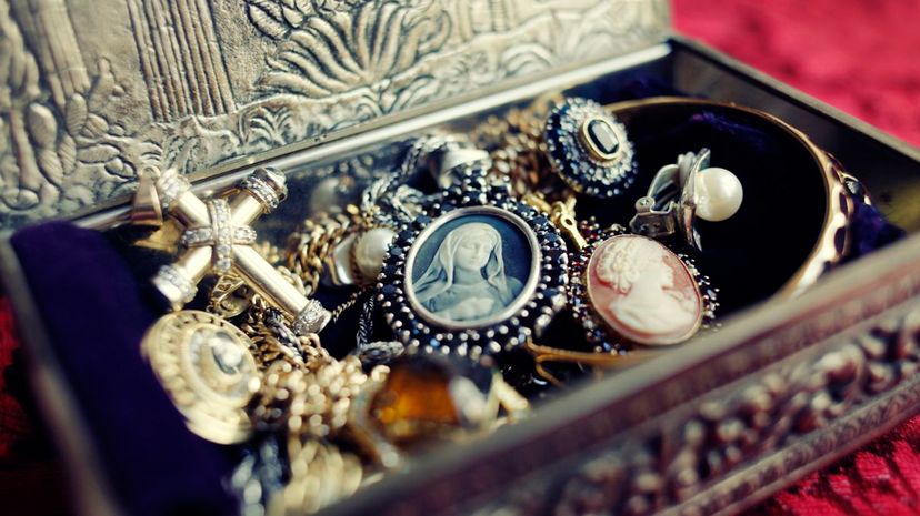 9 - Vintage jewelry