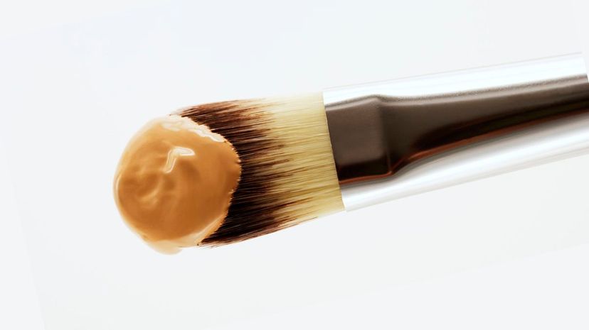 Brush with face Liquid Foundation