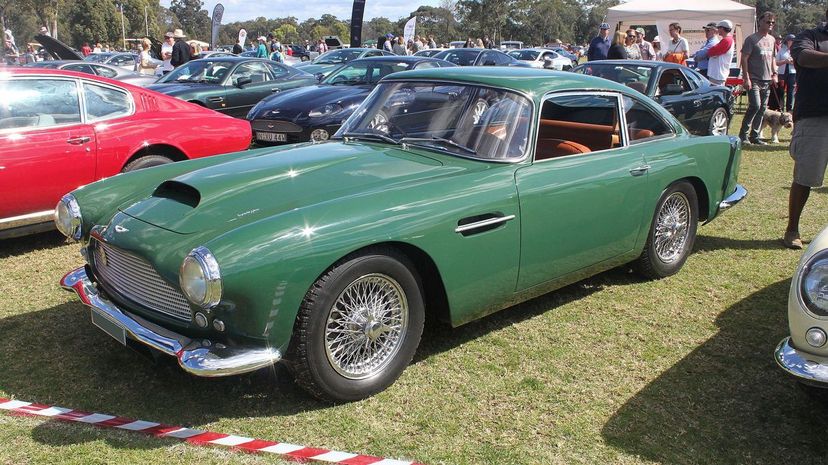 Aston Martin DB4-2