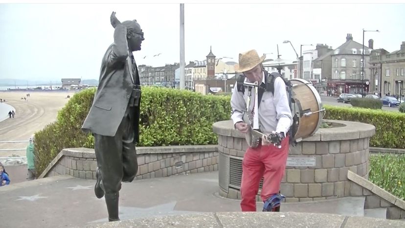 Eric-Morecambe-Statue