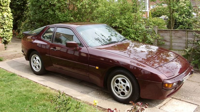 9-Porsche-944