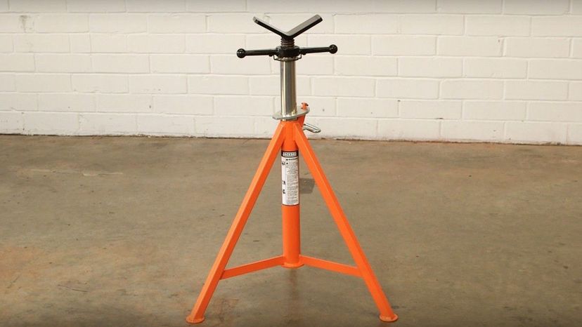 V-head pipe stand