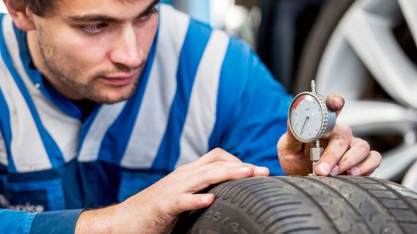 Tread depth gauge