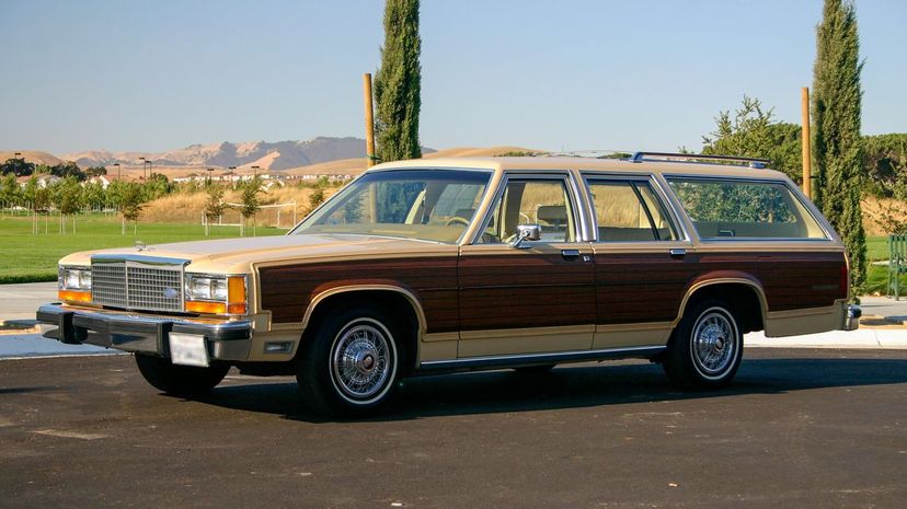Q7-1982 ltd country squire