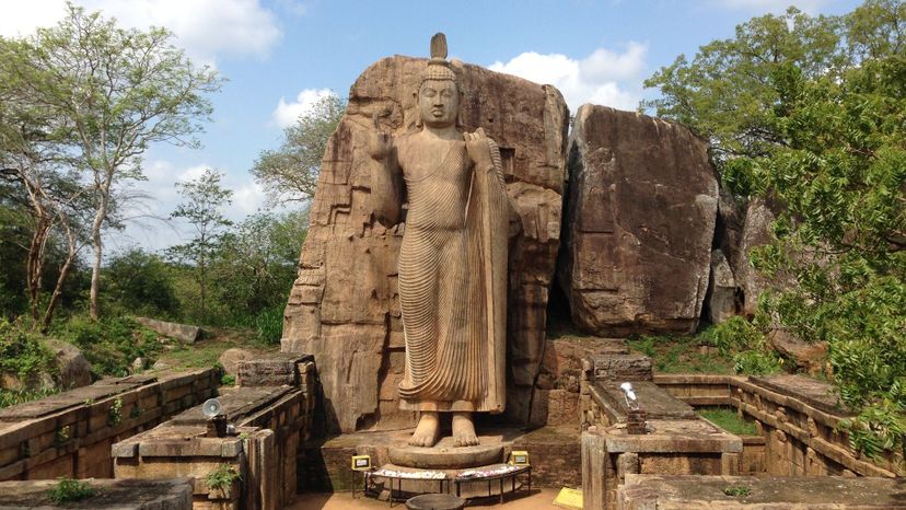 Avukana Buddha Statue